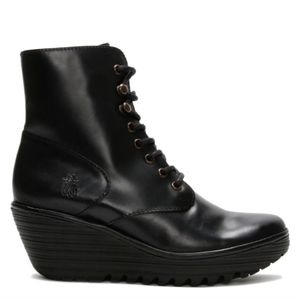 👢 EUC-Fly London black lace up boots